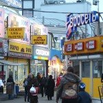 v-moskve-nachinayut-demontirovat-vyveski